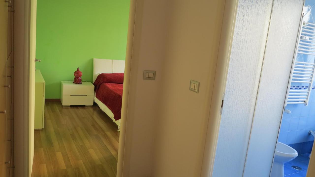 Laura House Apartment Napoli Bagian luar foto